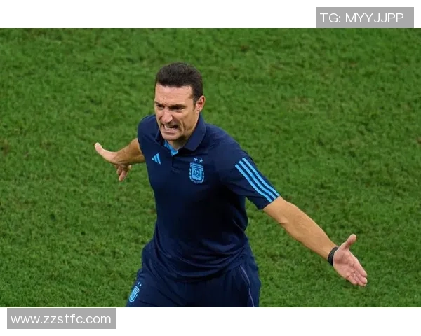 世界杯足球明星风采：聚焦赛场上最闪耀的球员瞬间