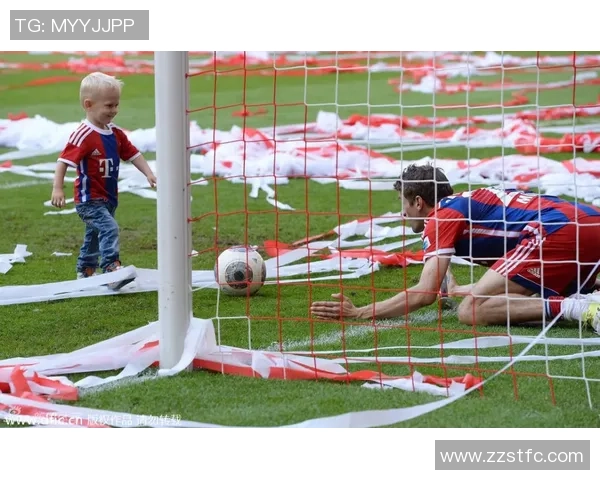 儿童版足球巨星人物形象展示快乐绿茵场上的未来之星