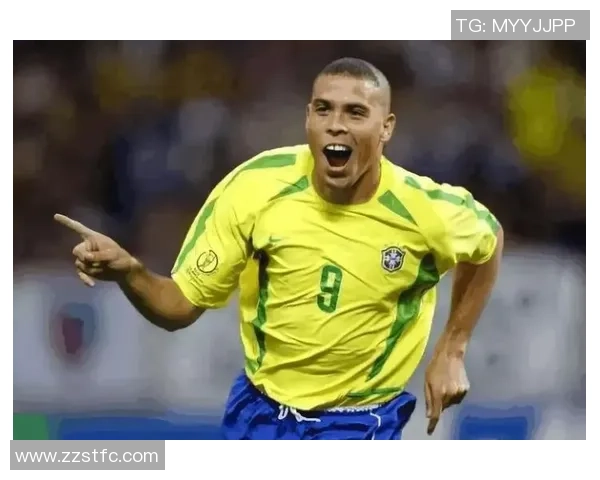 足球巨星同场竞技比拼花样跳绳引爆全场激情与观众热烈掌声